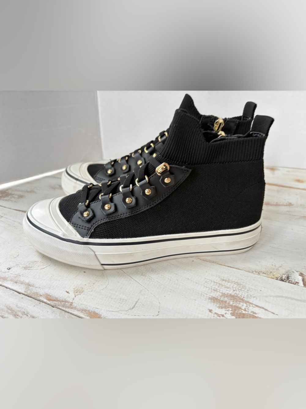 DKNY Sheila lace up sneakers urban chic streetwear black white shoes sz 7.5 EUC - Picture 12 of 15